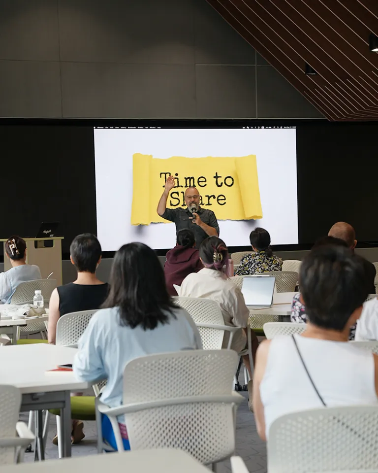 1008 College Book Club 00001